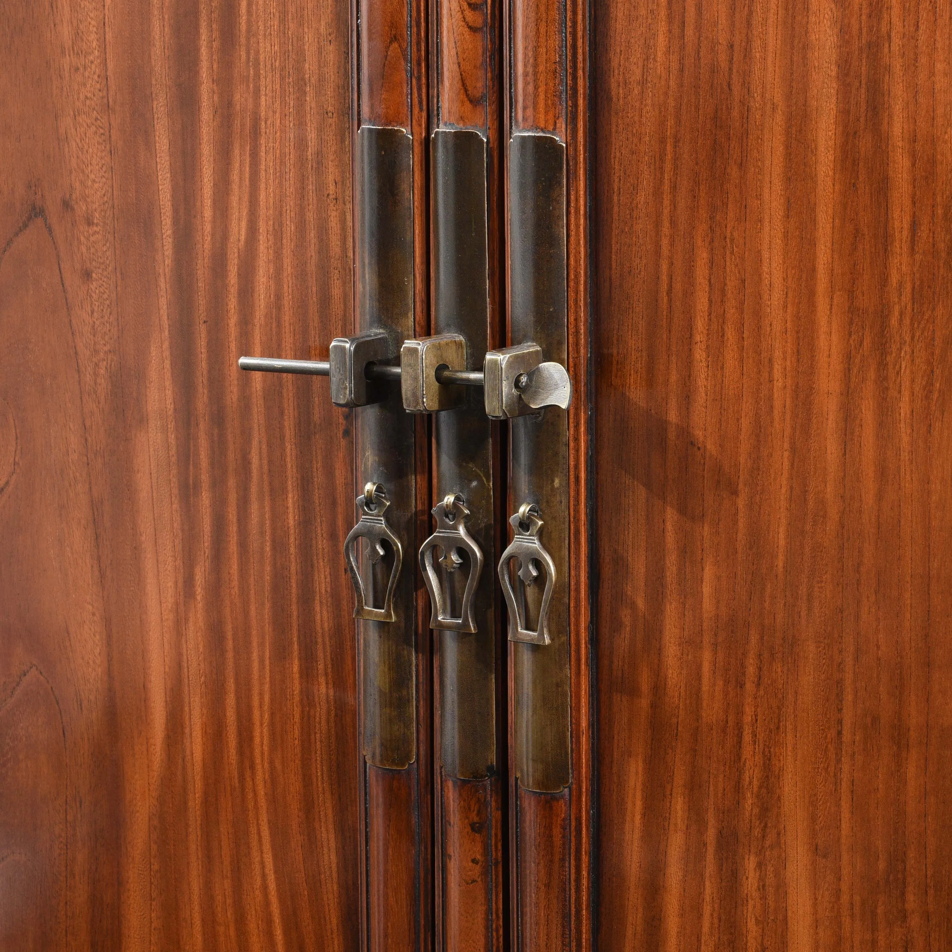 Chinese Red Elm Taper Cabinet From Shandong - 19thC