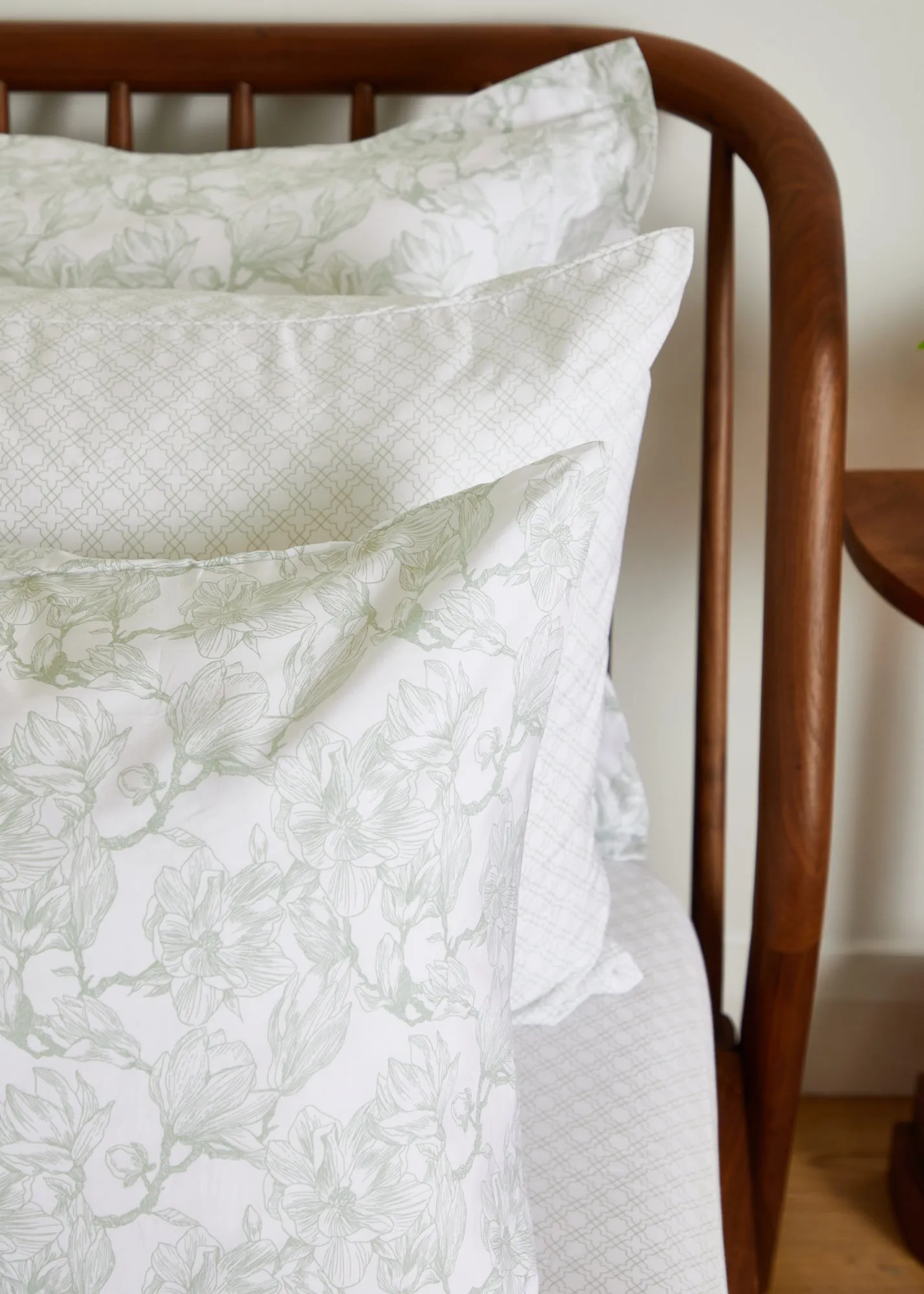 Foxford Sage Magnolia Pillowcase Set