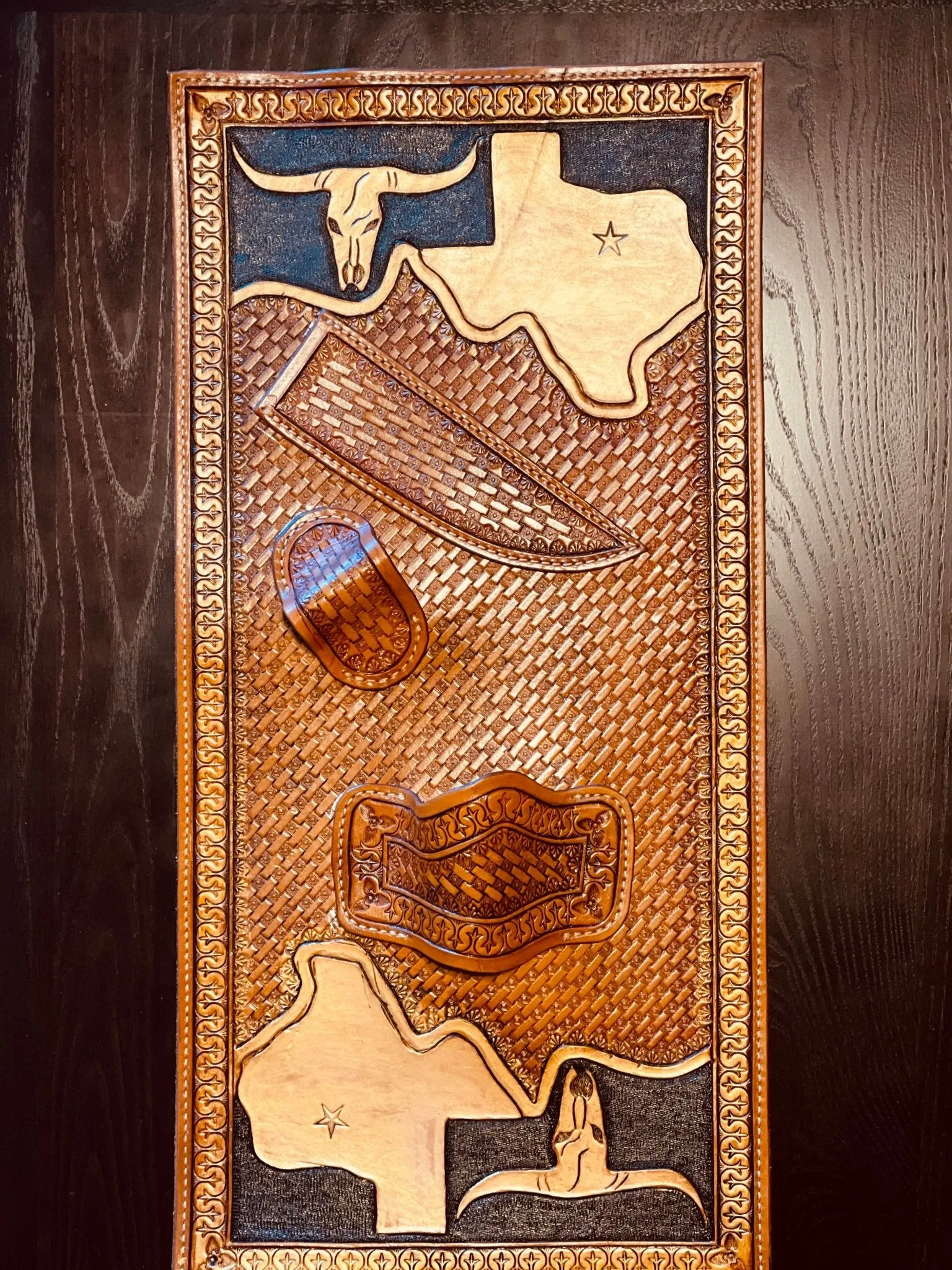 JM Texas Outlaw Edition Cowboy Hat Rack Gun Holster & Dagger Tooled Leather Mount.