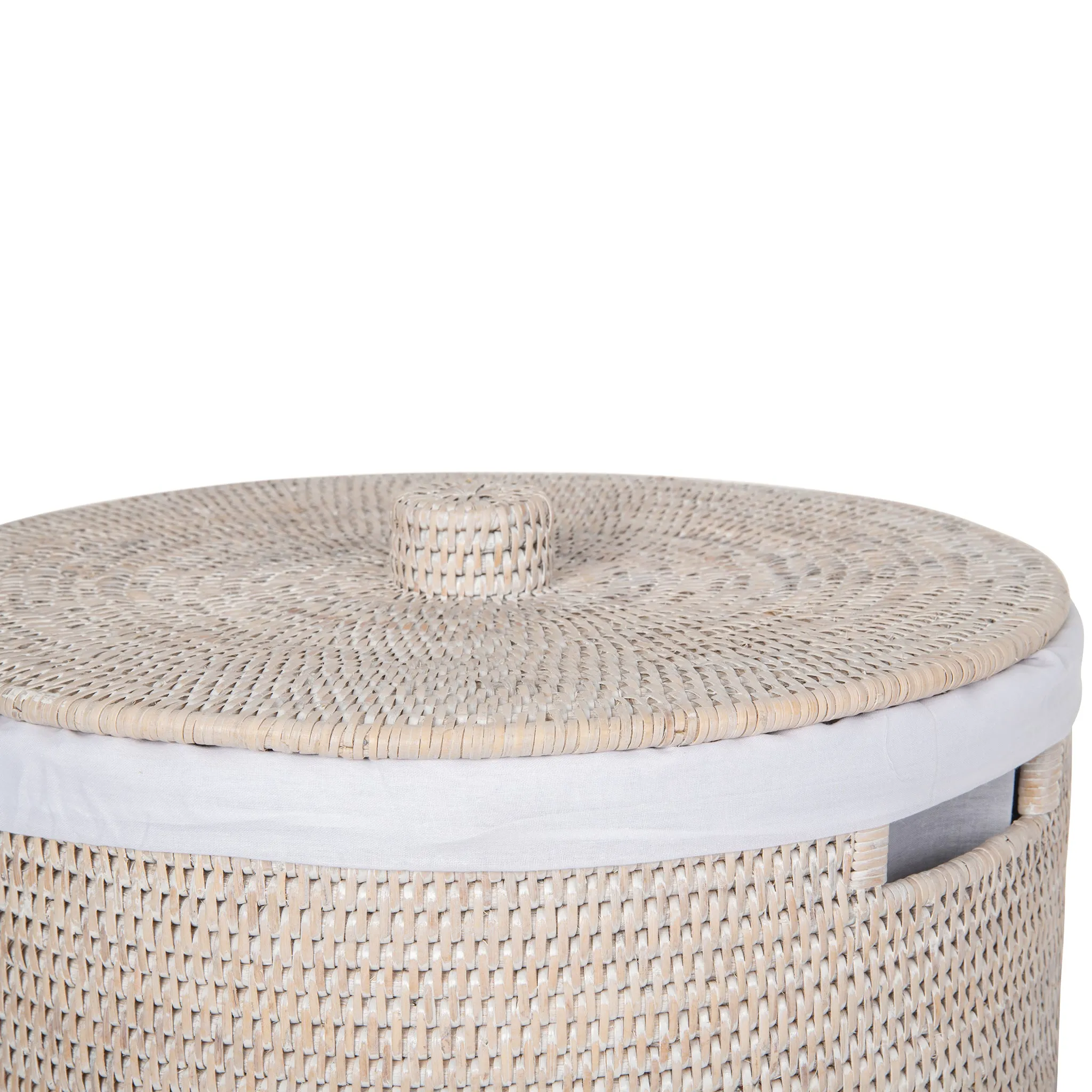 La Jolla Round Rattan Clothes Hamper & Laundry Basket with  Liner and Lid, 1 Large Load