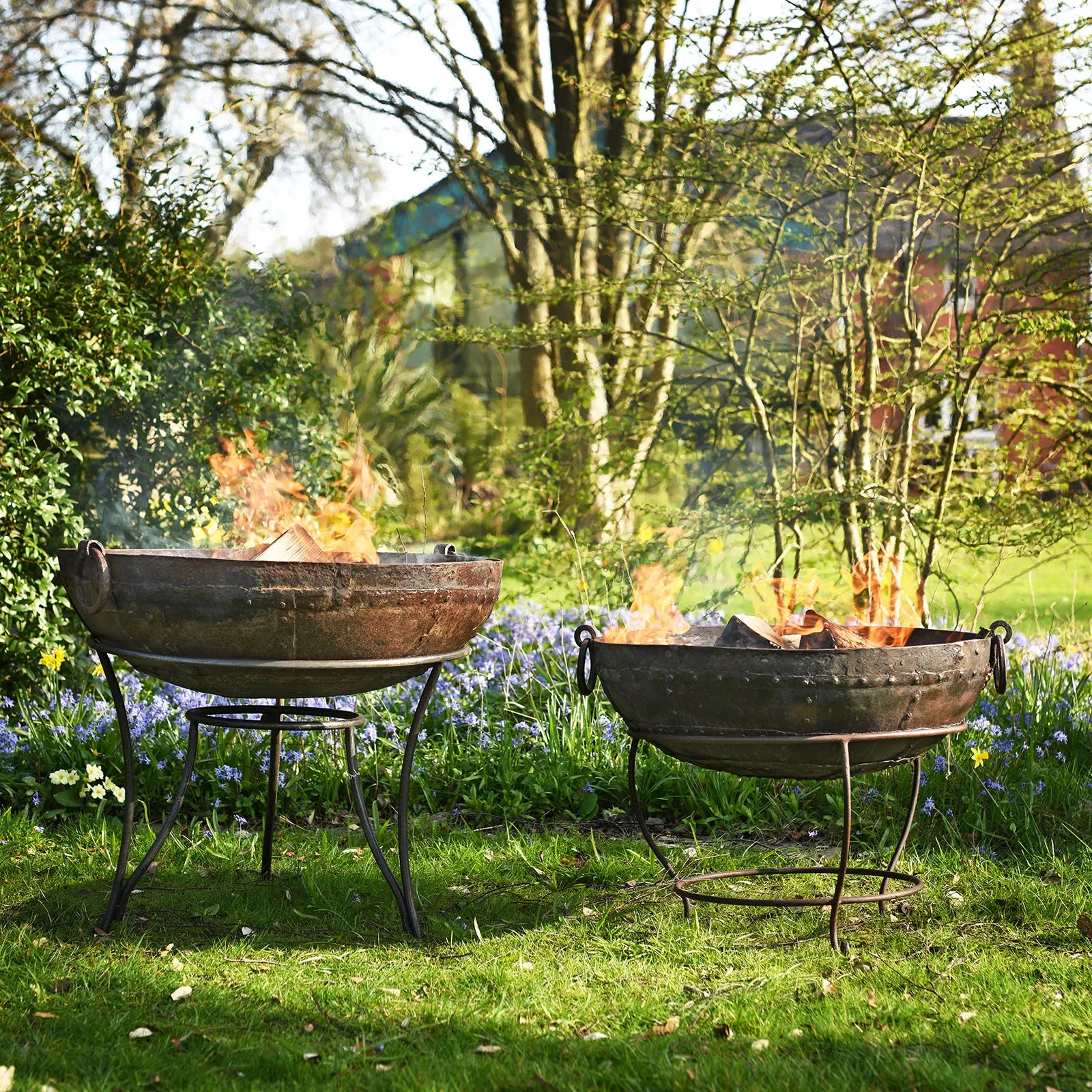 Old Kadai Fire Bowl on Stand - Ca 1900 - 116cm