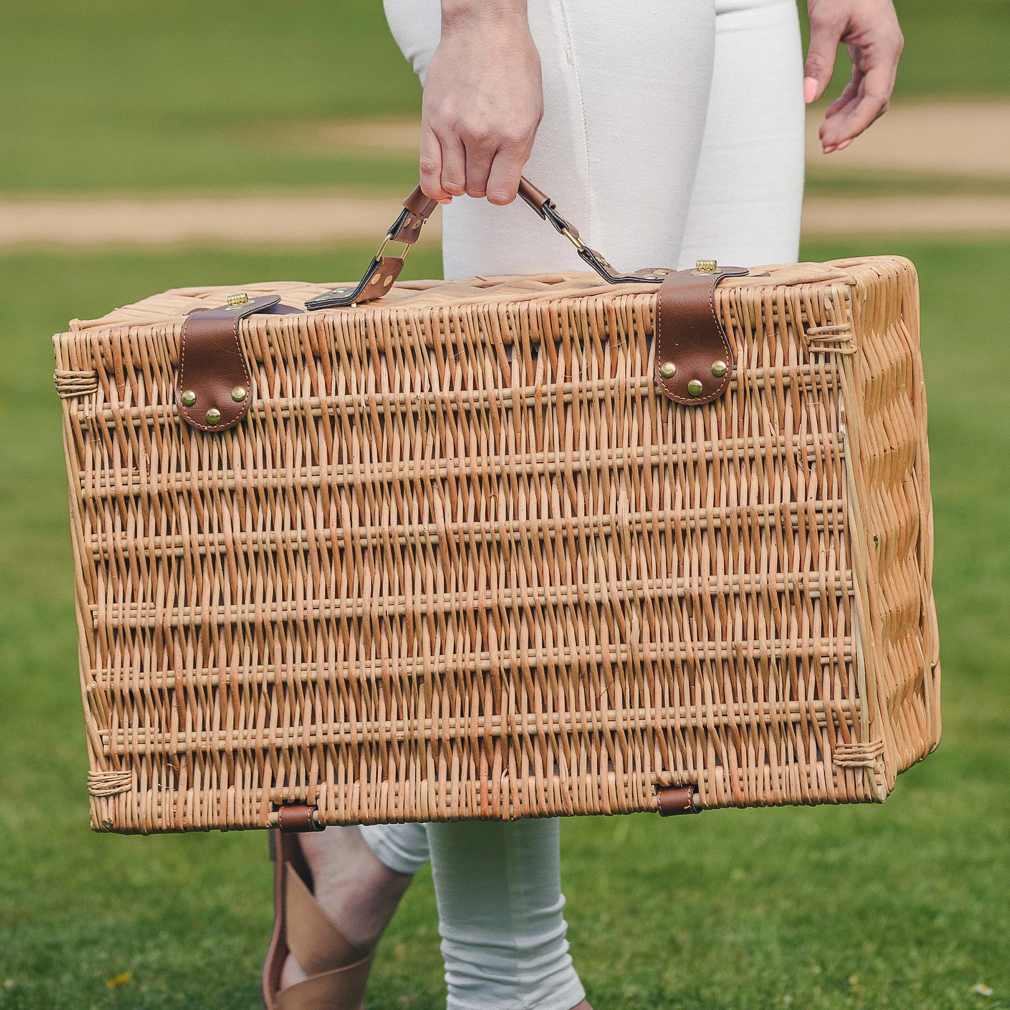 Purbeck Willow Picnic Basket Hamper