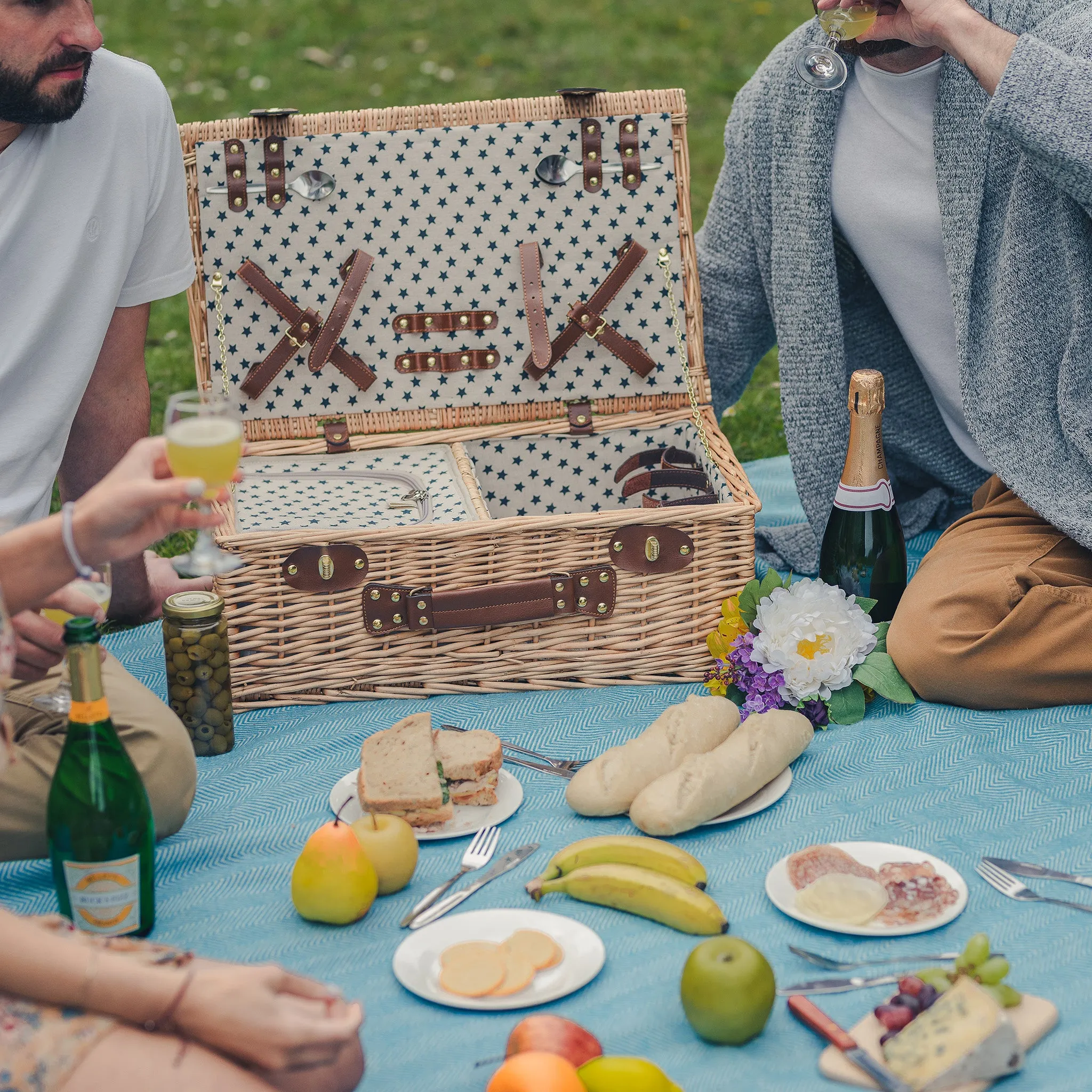 Purbeck Willow Picnic Basket Hamper